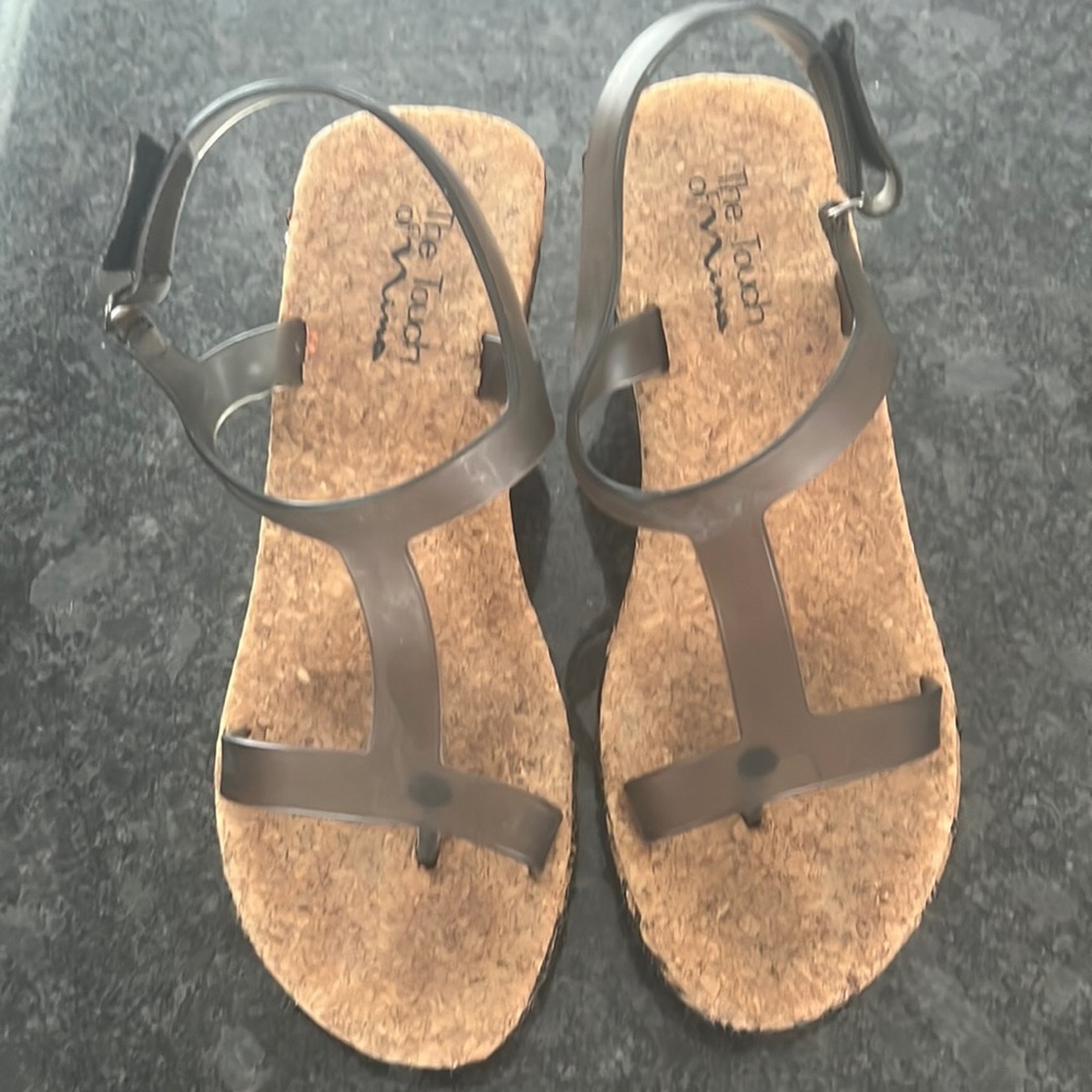 Luxe new Nina Sandals - size 10